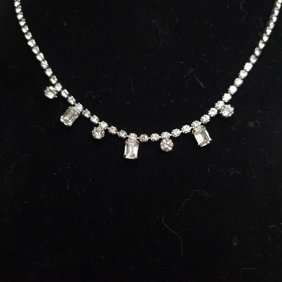 Vintage Rhinestone Necklace - Picture 2 of 3